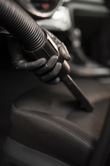 Detailingowe odkurzanie auta